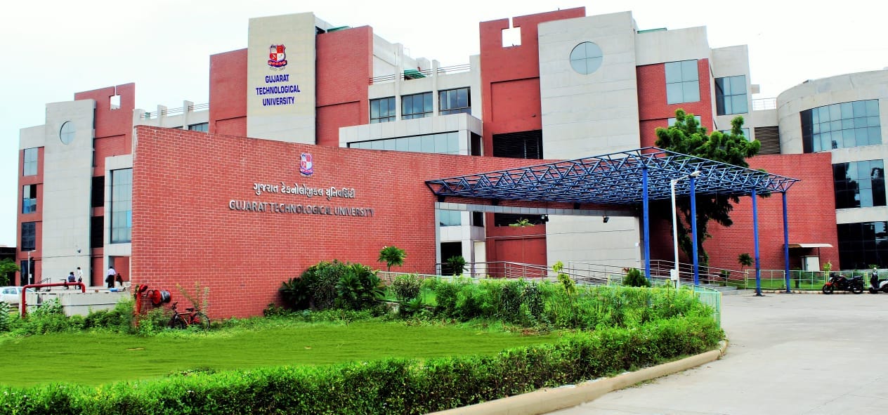 ગુજરાત ટેકનોલોજી યુનિ સંલગ્ન 14 કોલેજોને 25 ટકા બેઠકોના કાપ સાથે દંડ કરાયો