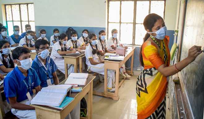 ગુજરાતની ગ્રાન્ટેડ શાળાઓના કર્મચારીઓની સળંગ નોકરી ગણવા સ્કુલ સંચાલકોની  રજુઆત