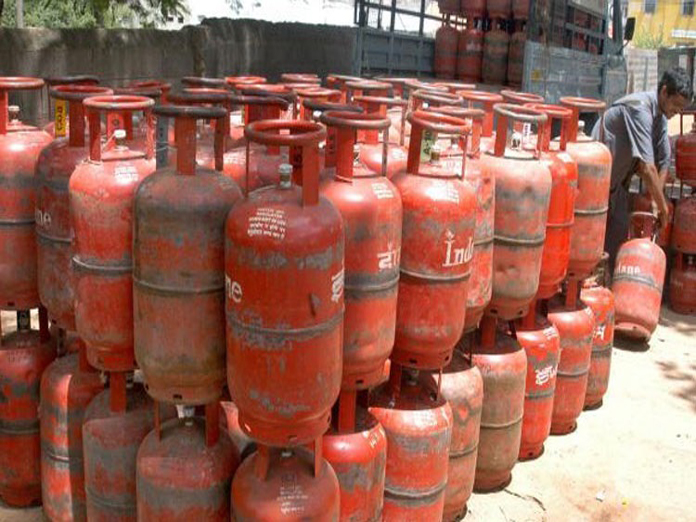 ગુજરાતમાં LPG ડિલર્સને હવે પુરવઠા વિભાગમાંથી પરવાનો લેવો નહીં પડે, જુના કાયદામાં સુધારો કરાયો