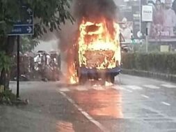 surat bus fire (2)