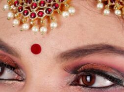 Indian-Traditions-Why-do-women-put-a-bindi-on-their-forehead-know-hidden-scientific-reason-behind-this-tradition-1644398069546