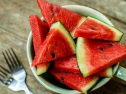 foods-high-in-water-to-avoid-dehydration-03-watermelon-722×406