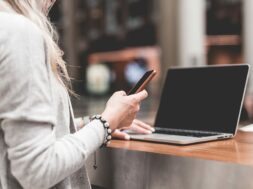 business-desk-girl-iphone