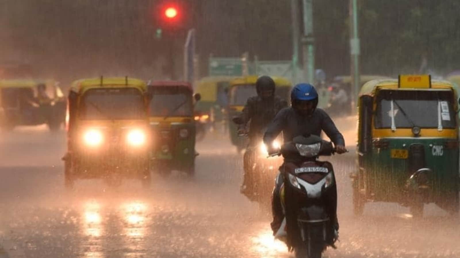 દિલ્હી-NCRમાં ભારે પવન સાથે વરસાદ,કાળઝાળ ગરમીથી લોકોને મળી રાહત
