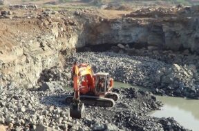 Mining in quarries in Gujarat-1