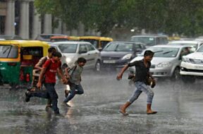 delhi_rains_traffic_flights_660_140320041431