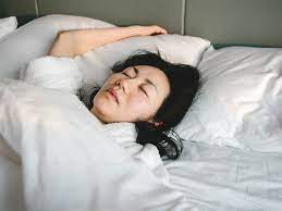 શું તમે પણ  રાતે લાઈટ ઓન  રાખીને સુવો છો ?  તો તમારે કરવો પડી શકે છે  આ સમસ્યાઓનો સામનો ,જાણો શું કહે છે અભ્યાસ