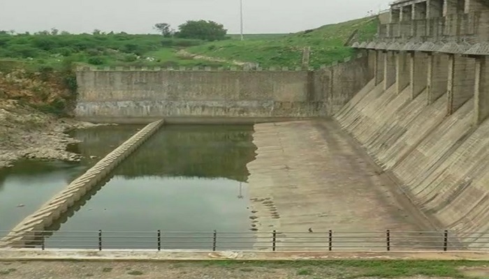ગુજરાતમાં તાપમાનમાં વધારો થતાં જળાશયોની સપાટીમાં ઘટાડો, અનેક ડેમોના તળિયા દેખાયા