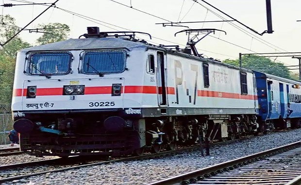 ભારતીય રેલવેઃ નવી ટેકનોલોજીની મદદથી ટ્રેનોને ટ્રેક કરી શકાશે