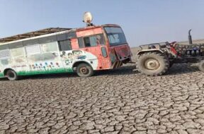 kharaghoda. school in the desert,